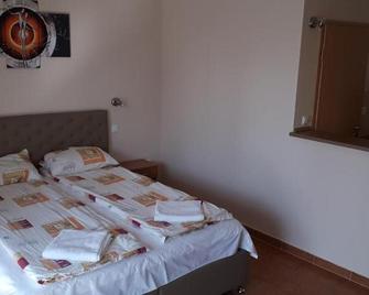Tip-Top Apartmenthouse - Balatonfured - Camera da letto