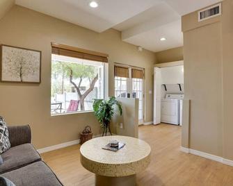 Cholla - Apache Junction - Living room