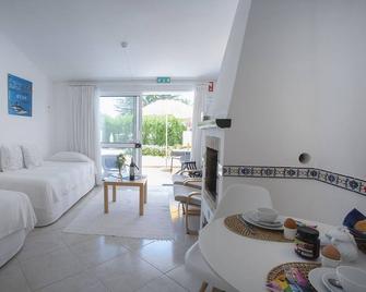 Cosy decorated studio at Quinta Paraiso da Mia - Praia da Luz - Chambre
