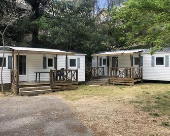 Camping Midi - mobil home 4-6 pers - Vallon-Pont-d'Arc - Edificio