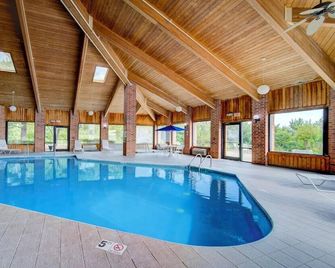 Full Bed Accessible Non-Smoking - Fulton - Piscina