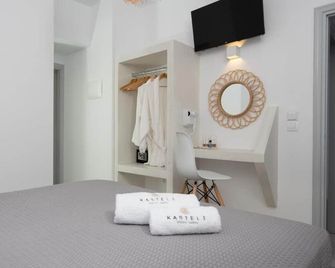 Kasteli Luxury Rooms - Perissa