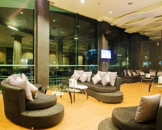 Alvarez Hotel - Buriram - Lounge