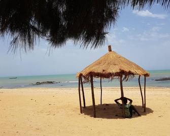 La Villa Ledolmen À Mbour, Un Havre De Paix Pour Vivre Des Instants Inoubliables - Mbour - Playa