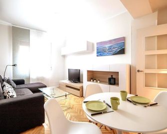 MyHouseSpain - Superb apartment close to Madrid City Center - Madrid - Living room