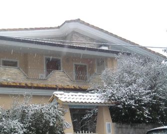 Casa Vacanze Dolce Hibiscus - Olbia - Building