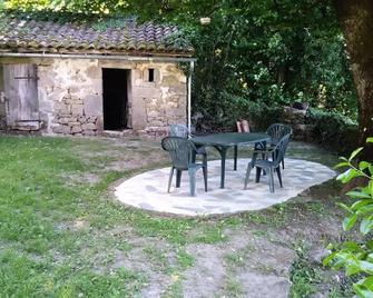 Gîte de France Tsa cabretaïre 3 épis - Gîte de France 6 personnes MAE-0194 - Saint-Julien-aux-Bois - Patio