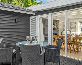 Amazing Home In Grenaa With Wifi - Grenaa - Patio