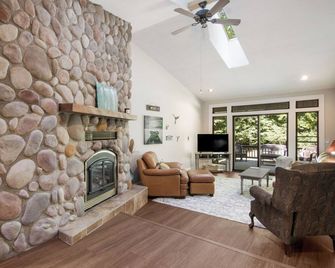 Cozy Chalet - Shanty Creek, Bellaire - Bellaire - Salon