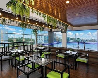 Whiz Prime Hotel Basuki Rahmat Malang - Malang - Restaurante
