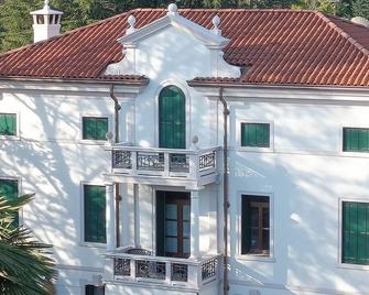 Dimora storica, appartamento in Villa Pampinuccia - Bassano del Grappa - Budynek