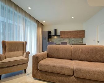 Exquisite lovely suite in Mercury Towers - St. Julian's - Living room