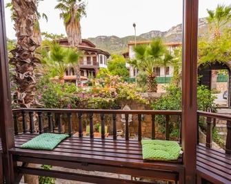 Liya Boutique Hotel & Suites - Akyaka - Balcon