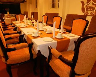 Eeescart Family Resort - Bandarawela - Restaurante