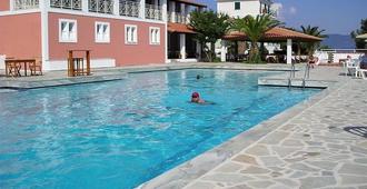 Mykali Hotel - Pythagorio - Svømmebasseng