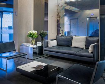AC Hotel Sants by Marriott - Barcelona - Recepción