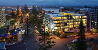 Macquarie Waters Boutique Apartment Hotel - Port Macquarie - Building