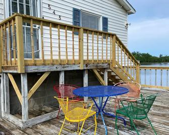 Beach House on Lake - Terre Haute - Patio