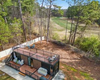 5 Mi to Stone Mountain: Lithonia Getaway - Lithonia