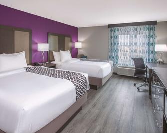 La Quinta Inn & Suites by Wyndham Effingham - Effingham - Bedroom