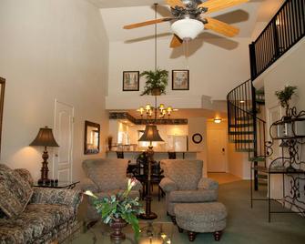French Quarter Resort - Branson - Olohuone