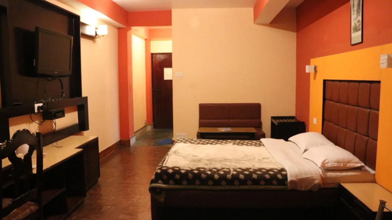 The Lindsay Himalayan Heights