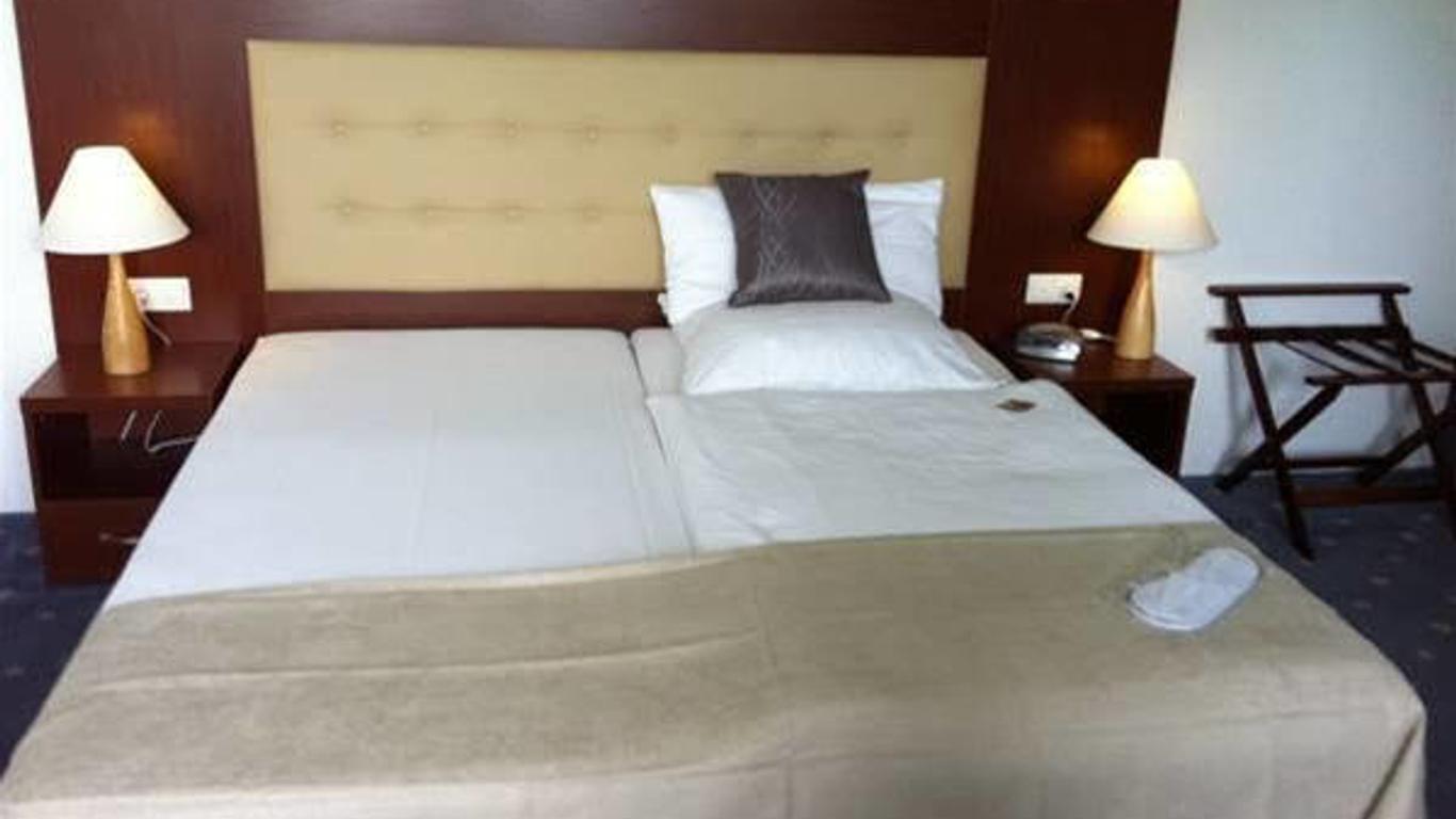 Hotel Abalone