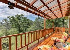 Enjoy Austin And Bring Your Pets! Relax And Unwind After The Austin Good Times - Cedar Creek - Balkon