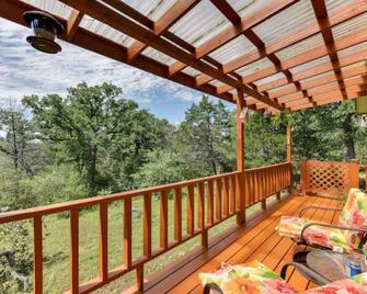 Enjoy Austin And Bring Your Pets! Relax And Unwind After The Austin Good Times - Cedar Creek - Balcony