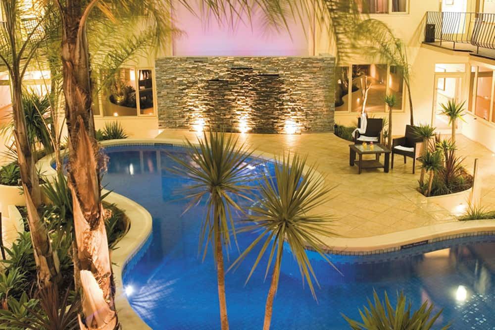Best Western Plus Travel Inn Hotel thumbnail 3