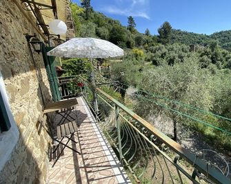 Casa Brunetti for 4 people with beautiful views - Camporosso - Balcony