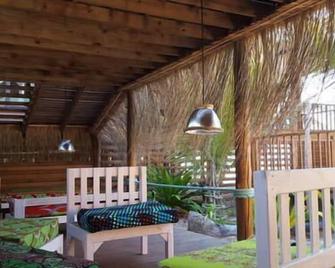 Farol da Barra - Praia do Tofo - Patio