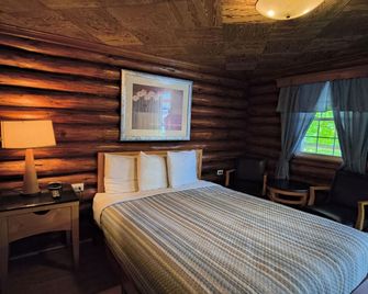 Seven Dwarfs Motel and Cabins - Lake George