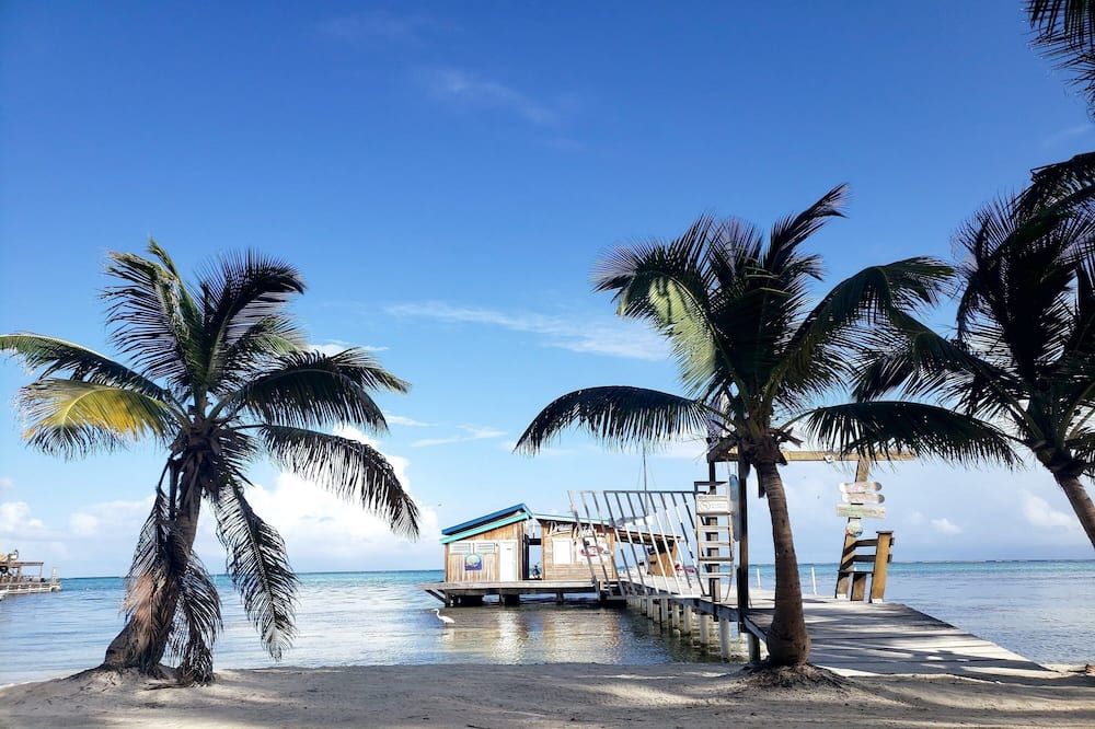 أوشن تايد بيتش ريزورت - سان بيدرو - شاطئ