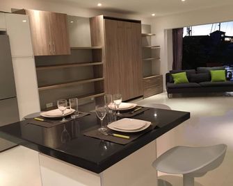 Studio on the water in the Simpson Bay Yacht Club - Simpson Bay - Jídelna