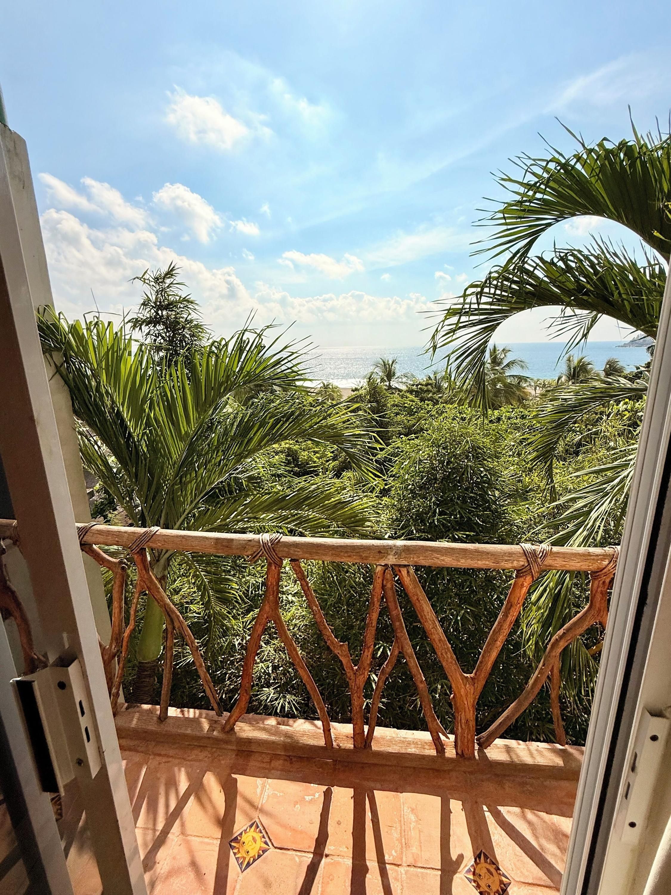 Nílu Puerto Escondido by Selina