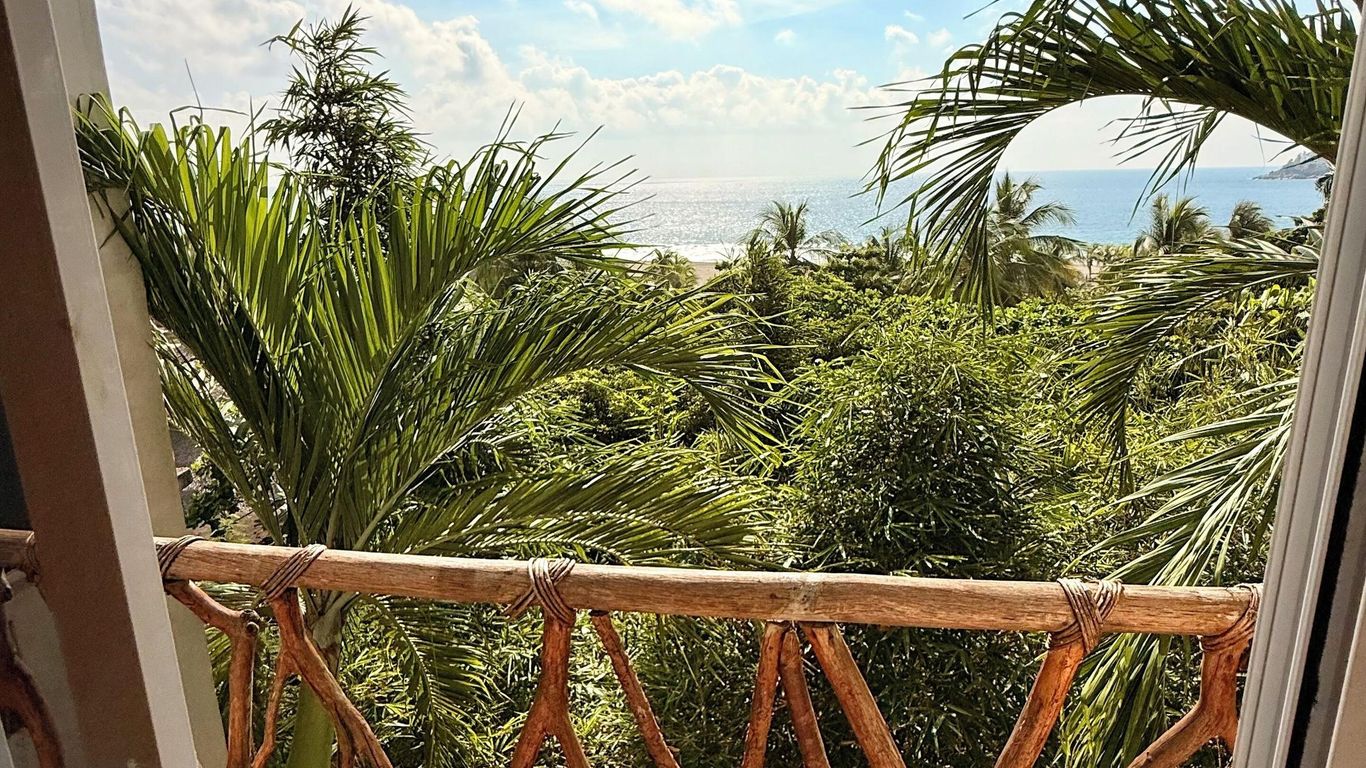 Nílu Puerto Escondido by Selina