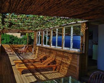 An Isolated Landmark, On A Golden And Summer Island! - Hyerès - Patio