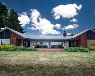 Savana Estate - Hastings - Rakennus