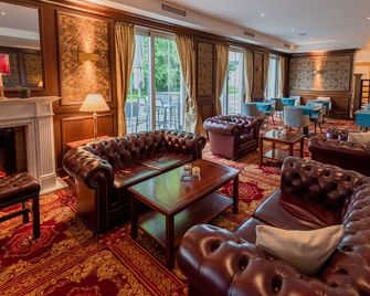 روبينستين أكتيف هوتل آند سبا - زويسيل - ردهة