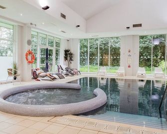 Muthu Clumber Park Hotel and Spa - Worksop - Басейн