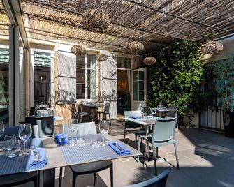 Logis Hôtel de la Tour Libourne - Лібурн - Ресторан