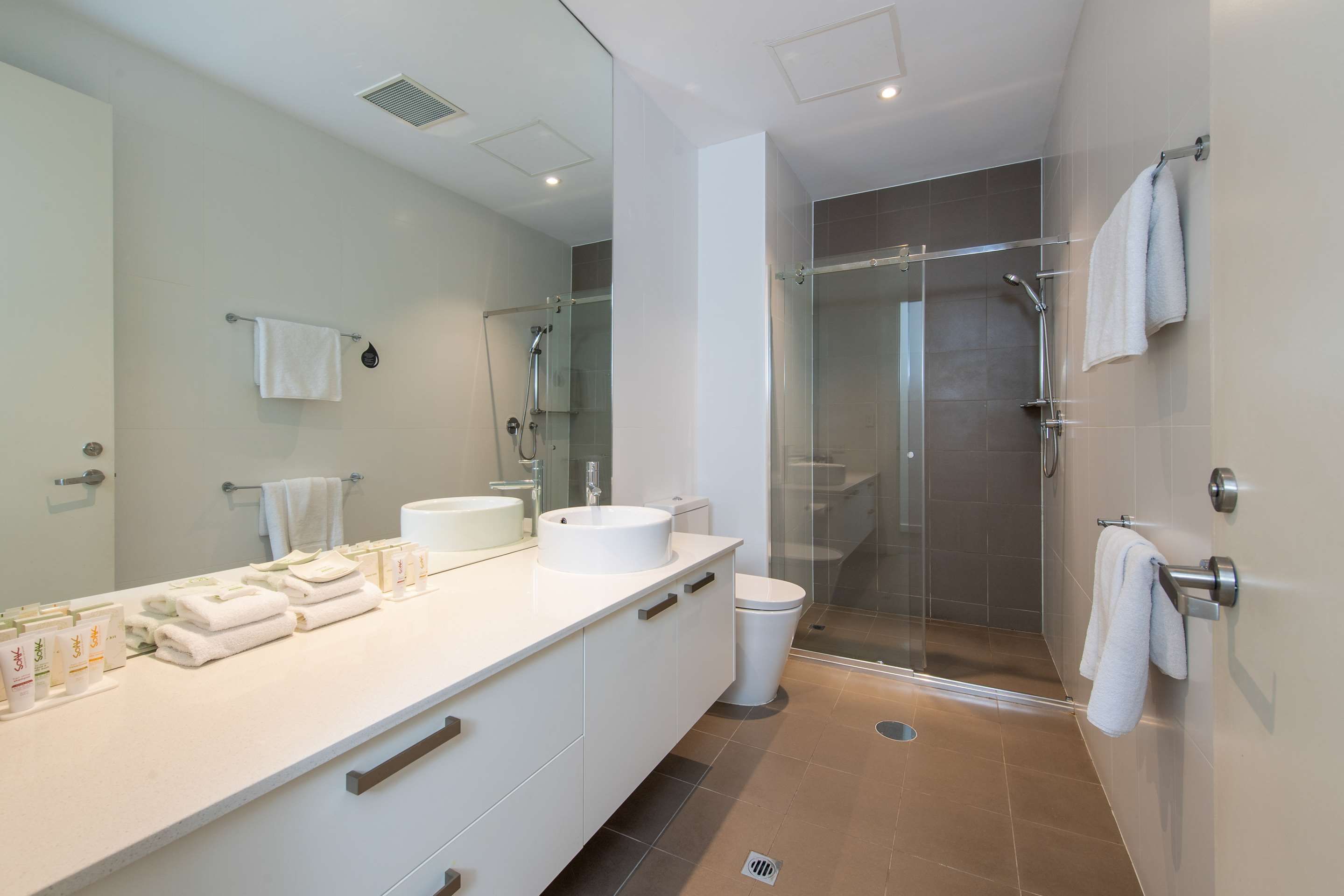 Mawson Lakes Hotel thumbnail 3