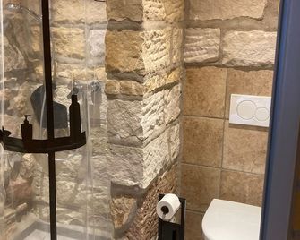 Heideroses's - Naumburg - Badkamer