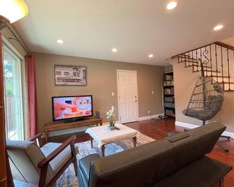 839-Sunnyvale Great location 2Br/2Bth unit/Kingbed - Sunnyvale - Living room