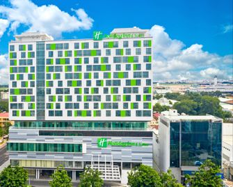 Holiday Inn & Suites Saigon Airport By IHG - Ho Chi Minh City - Building