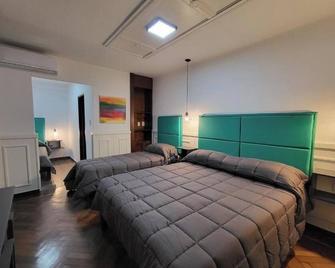 Salta Centro alojamiento en Avenida Belgrano - Salta - Chambre
