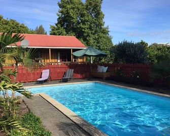 Relax a Lodge - Kerikeri - Pool