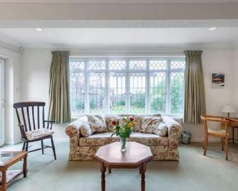Holiday Home Jeanettes by Interhome - New Malden - Living room
