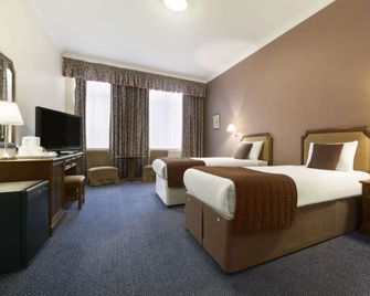 Ramada by Wyndham Crawley Gatwick - Crawley - Yatak Odası